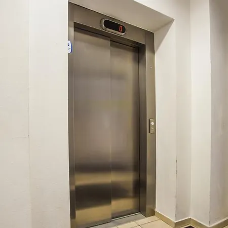 Apartment In City Bastova *